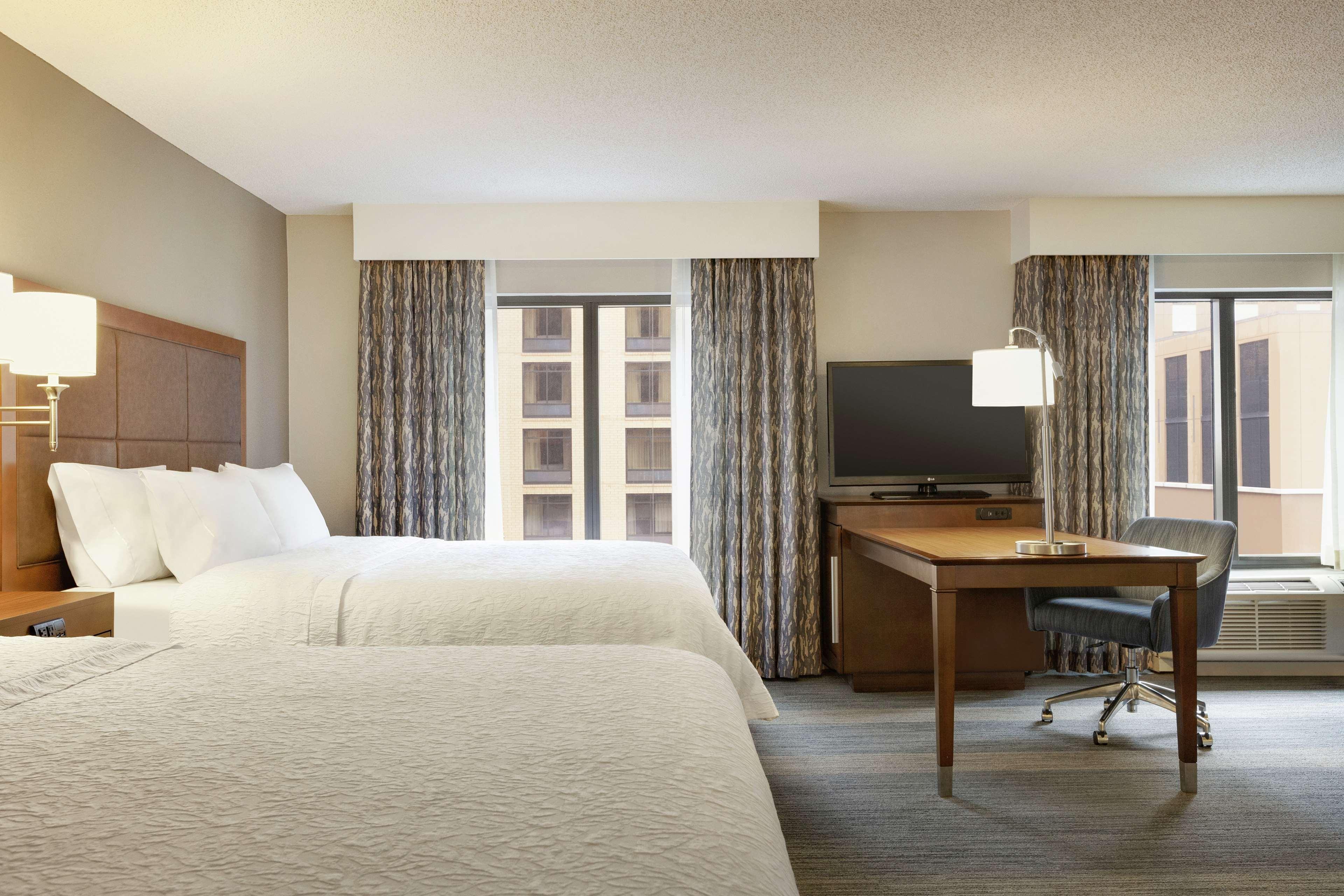 Hampton Inn & Suites Nashville-Downtown Bagian luar foto