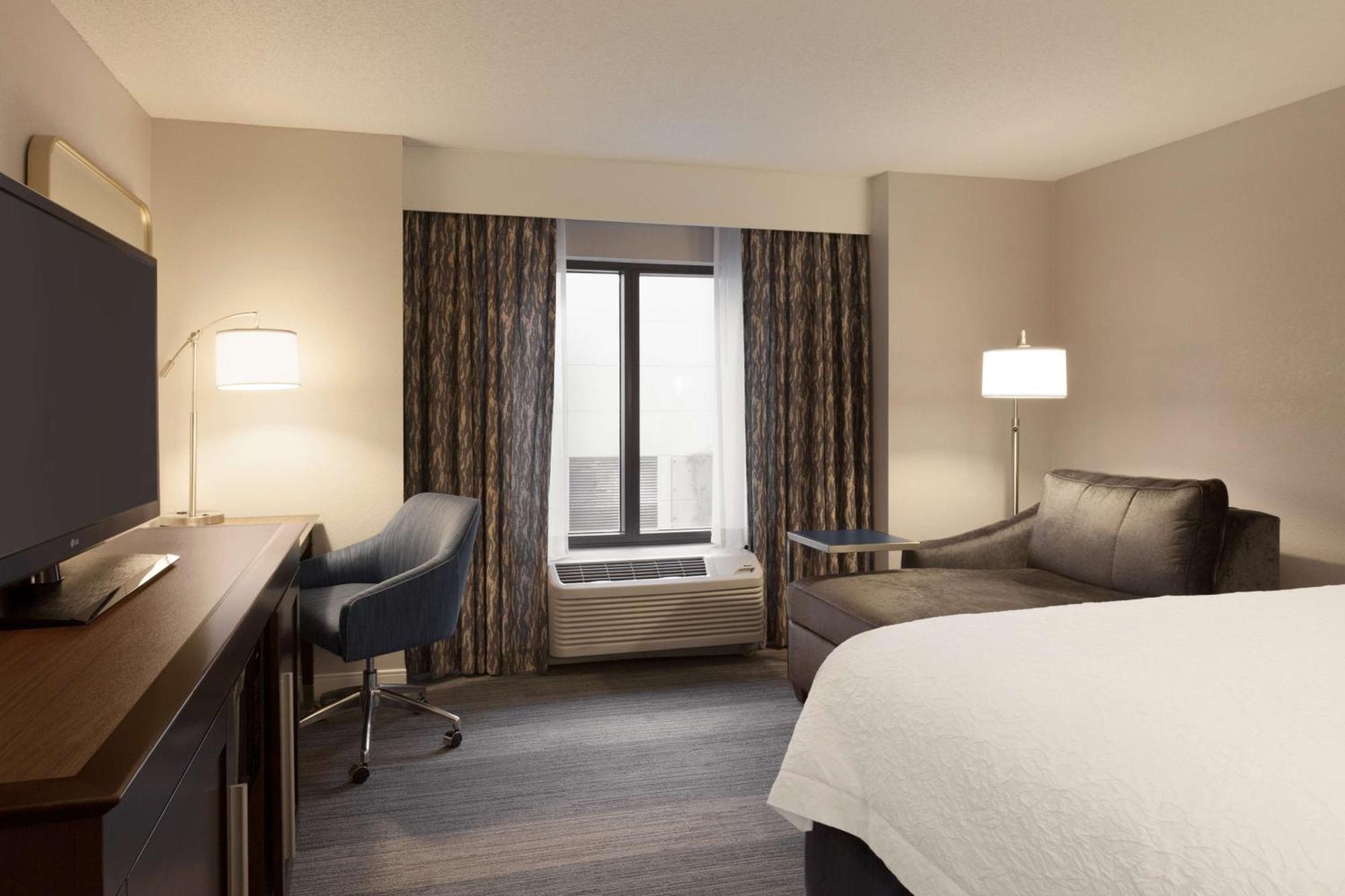 Hampton Inn & Suites Nashville-Downtown Bagian luar foto