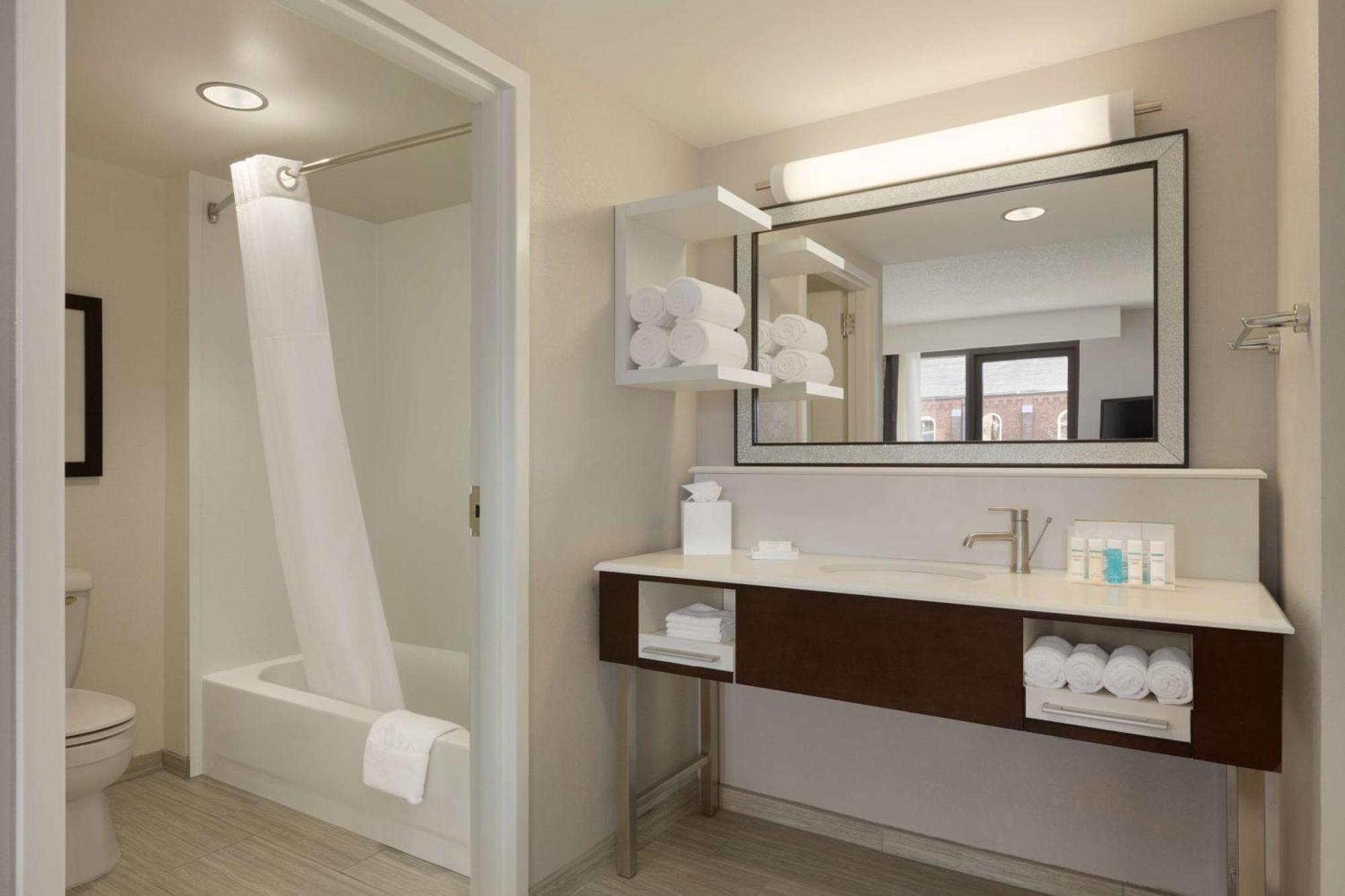 Hampton Inn & Suites Nashville-Downtown Bagian luar foto