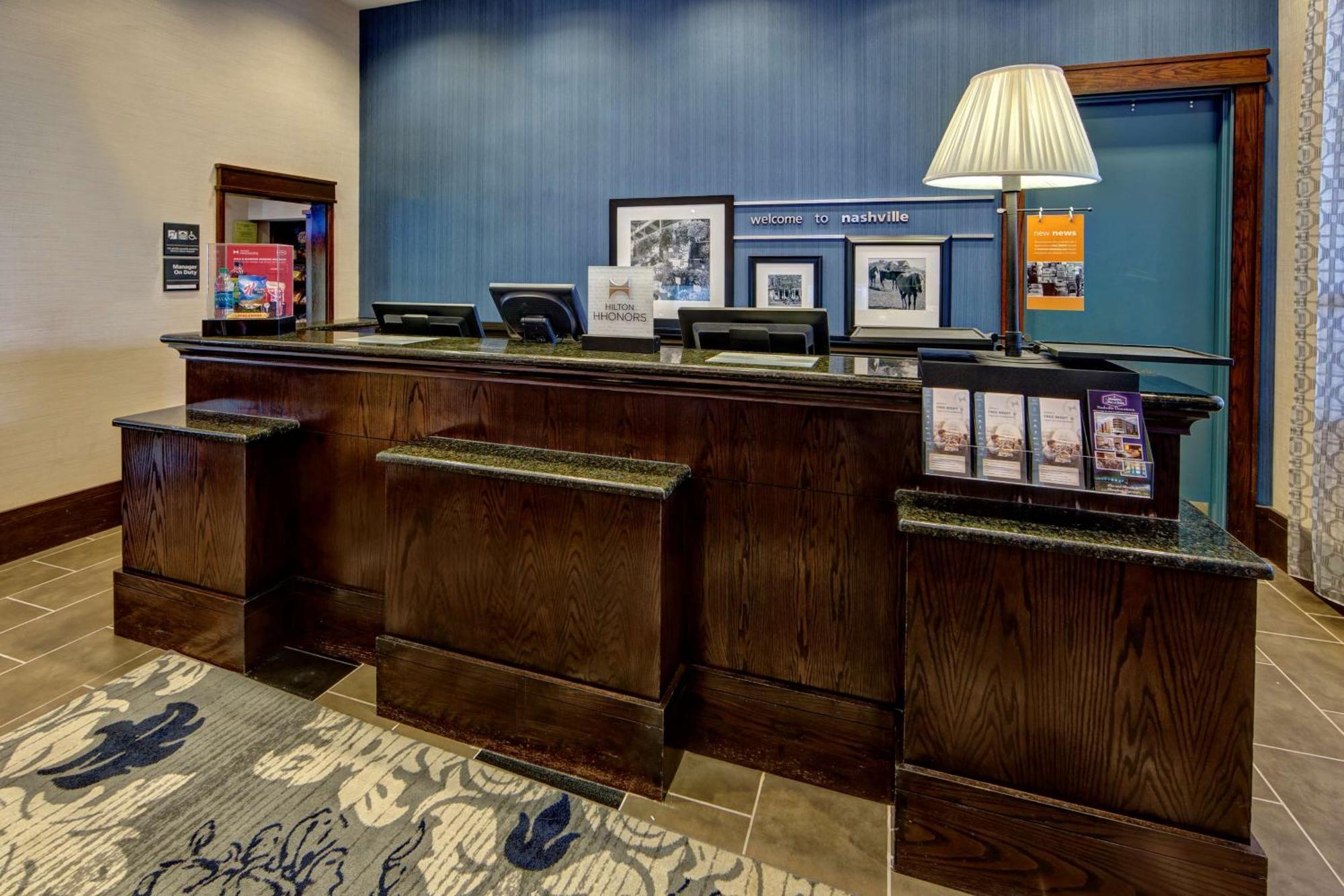 Hampton Inn & Suites Nashville-Downtown Bagian luar foto